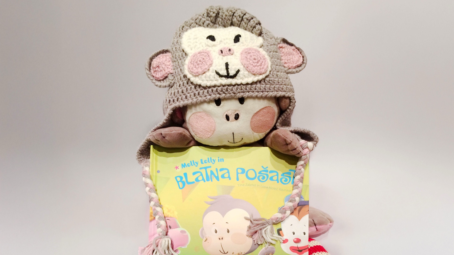 Molly Lolly plush + book
